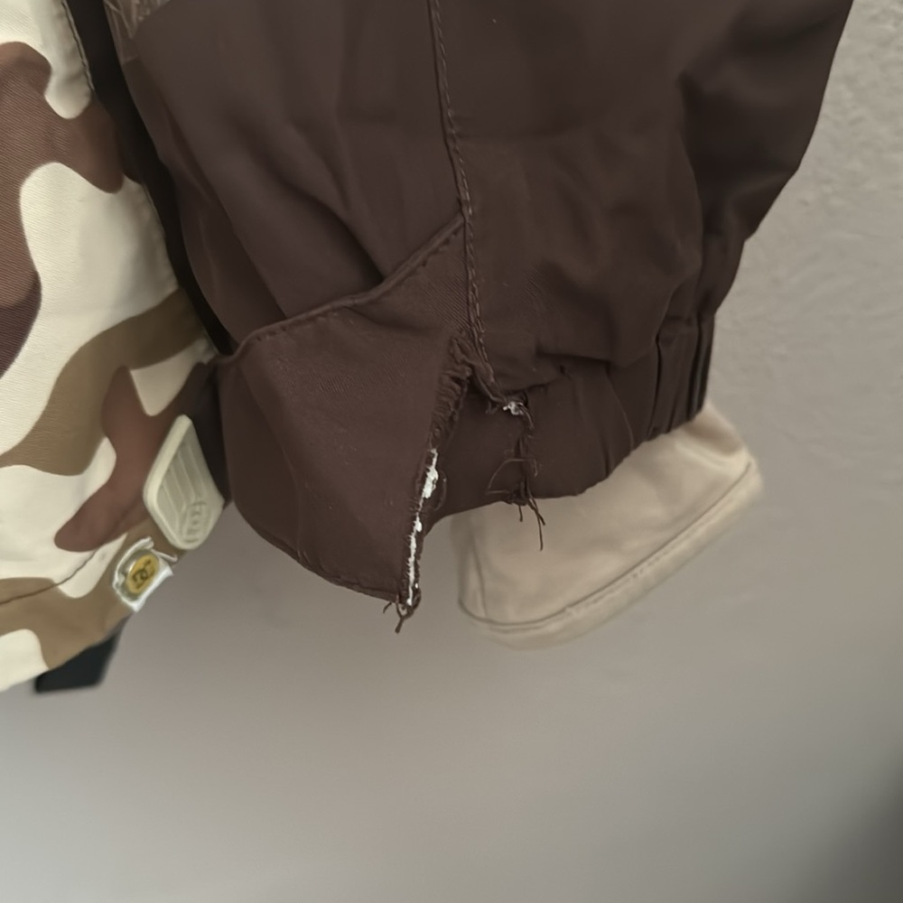 Dc men’s snowboarding jacket - Picture 9 of 11